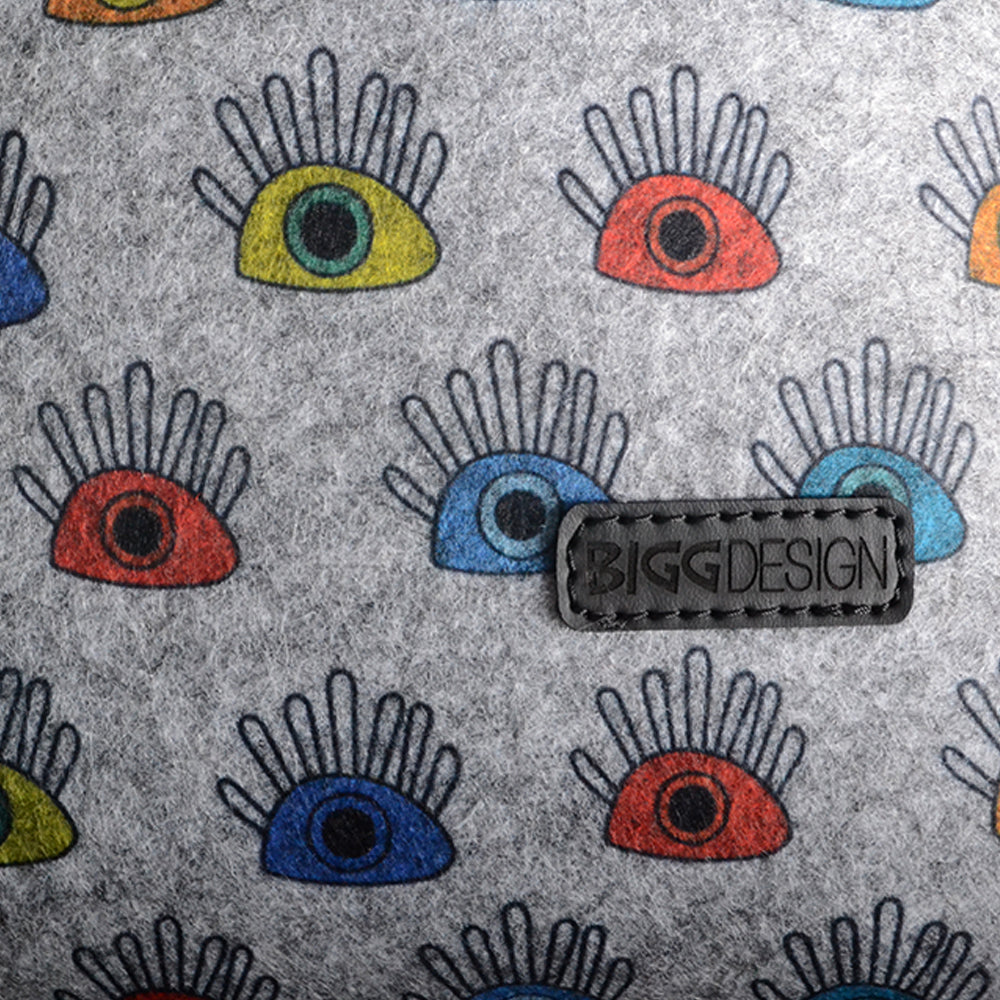 Bunter Biggdesign My Eyes on You Rucksack aus Filz mit fröhlichem Muster, ideal für Schule und Freizeit.